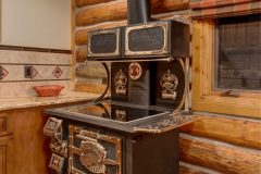 BuckGst log timber frame post & beam hybrid Centennial Wyoming custom home builder (3) - Deerwood Log Homes - Custom Built Homes and Cabins - Laramie, Wyoming and The Centennial Valley - deer-wood.com - (307) 742-6554