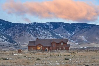 Bab ext log home timber frame post & beam hybrid Laramie Wyoming custom home builder (2) - Deerwood Log Homes - Custom Built Homes and Cabins - Laramie, Wyoming and The Centennial Valley - deer-wood.com - (307) 742-6554