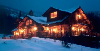 Crock chink style log Centennial Wyoming custom home builder handcrafted details (1) - Deerwood Log Homes - Custom Built Homes and Cabins - Laramie, Wyoming and The Centennial Valley - deer-wood.com - (307) 742-6554