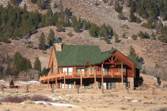 Joit ext Swedish cope log Centennial Wyoming custom home builder handcrafted details (3) - Deerwood Log Homes - Custom Built Homes and Cabins - Laramie, Wyoming and The Centennial Valley - deer-wood.com - (307) 742-6554