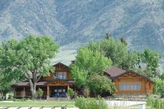 Ing chink style log Casper Wyoming custom home builder handcrafted details (3) - Deerwood Log Homes - Custom Built Homes and Cabins - Laramie, Wyoming and The Centennial Valley - deer-wood.com - (307) 742-6554
