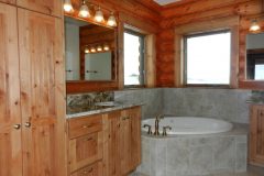 Joit Swedish cope log Centennial Wyoming custom home builder handcrafted details (12) - Deerwood Log Homes - Custom Built Homes and Cabins - Laramie, Wyoming and The Centennial Valley - deer-wood.com - (307) 742-6554