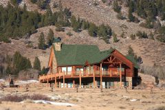 Joit ext Swedish cope log Centennial Wyoming custom home builder handcrafted details (3) - Deerwood Log Homes - Custom Built Homes and Cabins - Laramie, Wyoming and The Centennial Valley - deer-wood.com - (307) 742-6554